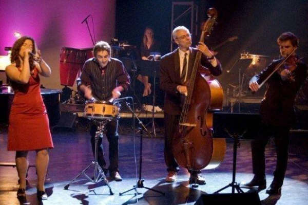 Nicole Groleau, voix ; Mario Roy, batterie ; Pierre Moussette, contrebasse ; Andr� G�n�reux, alto .